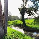 Minuska Con Jardin Y A Tan Solo 10 Min Andando A Apartmán *