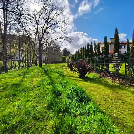 Minuska Con Jardin Y A Tan Solo 10 Min Andando A *