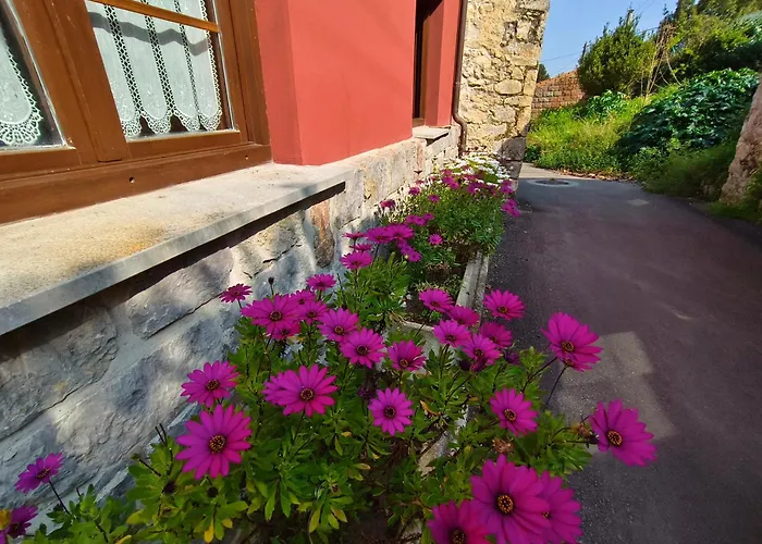 Minuska Con Jardin Y A Tan Solo 10 Min Andando A * Llanes