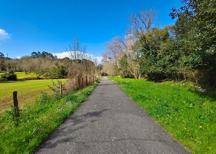 Minuska Con Jardin Y A Tan Solo 10 Min Andando A Appartement Llanes
